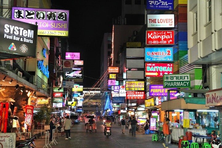 Patpong: twee straten (Soi's) tussen Silom en Surawong Road