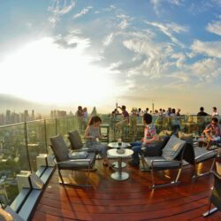 Octave Rooftop Lounge ma Bar